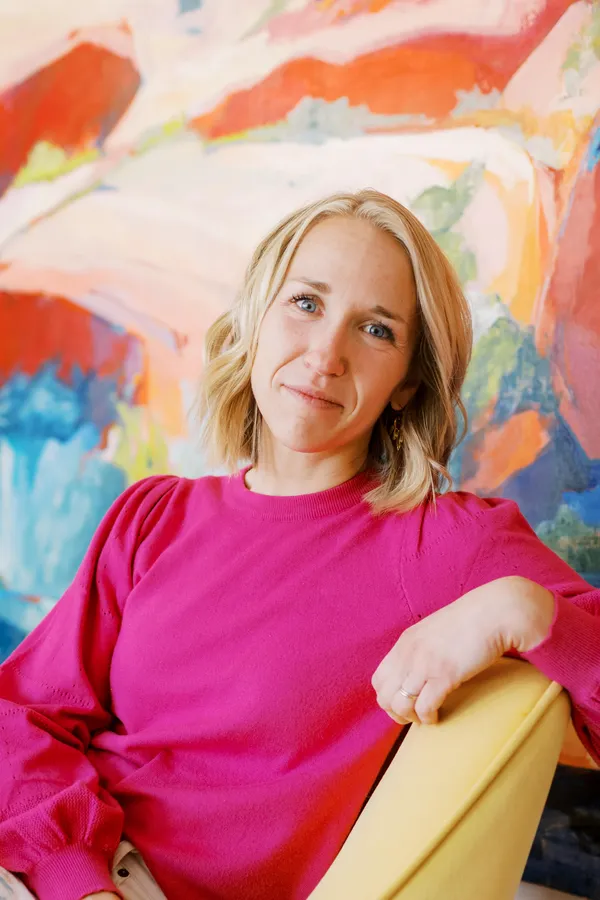Portrait photograph of artist Abigale Palmer